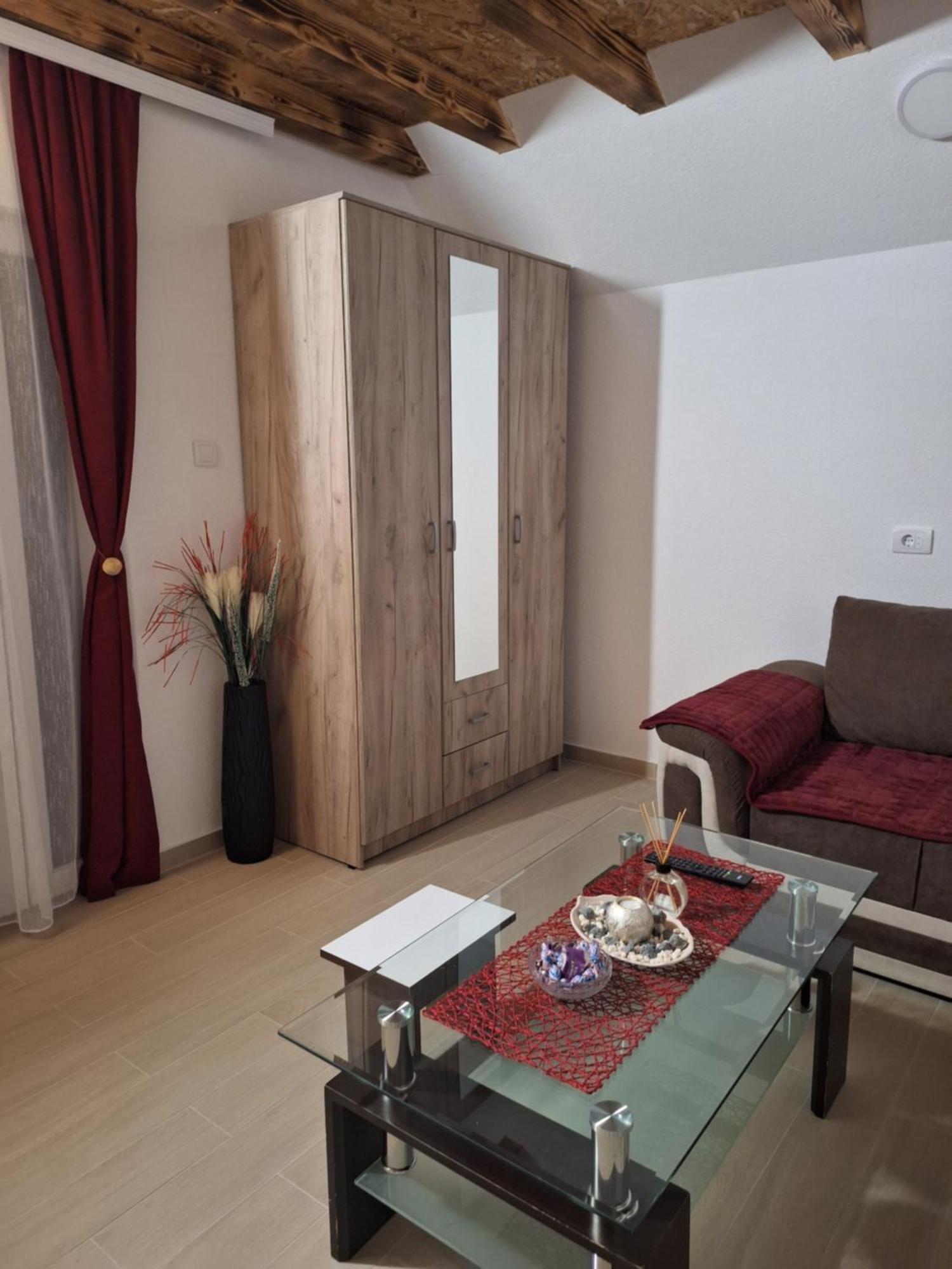 Apartmani Lena Plužine Ngoại thất bức ảnh