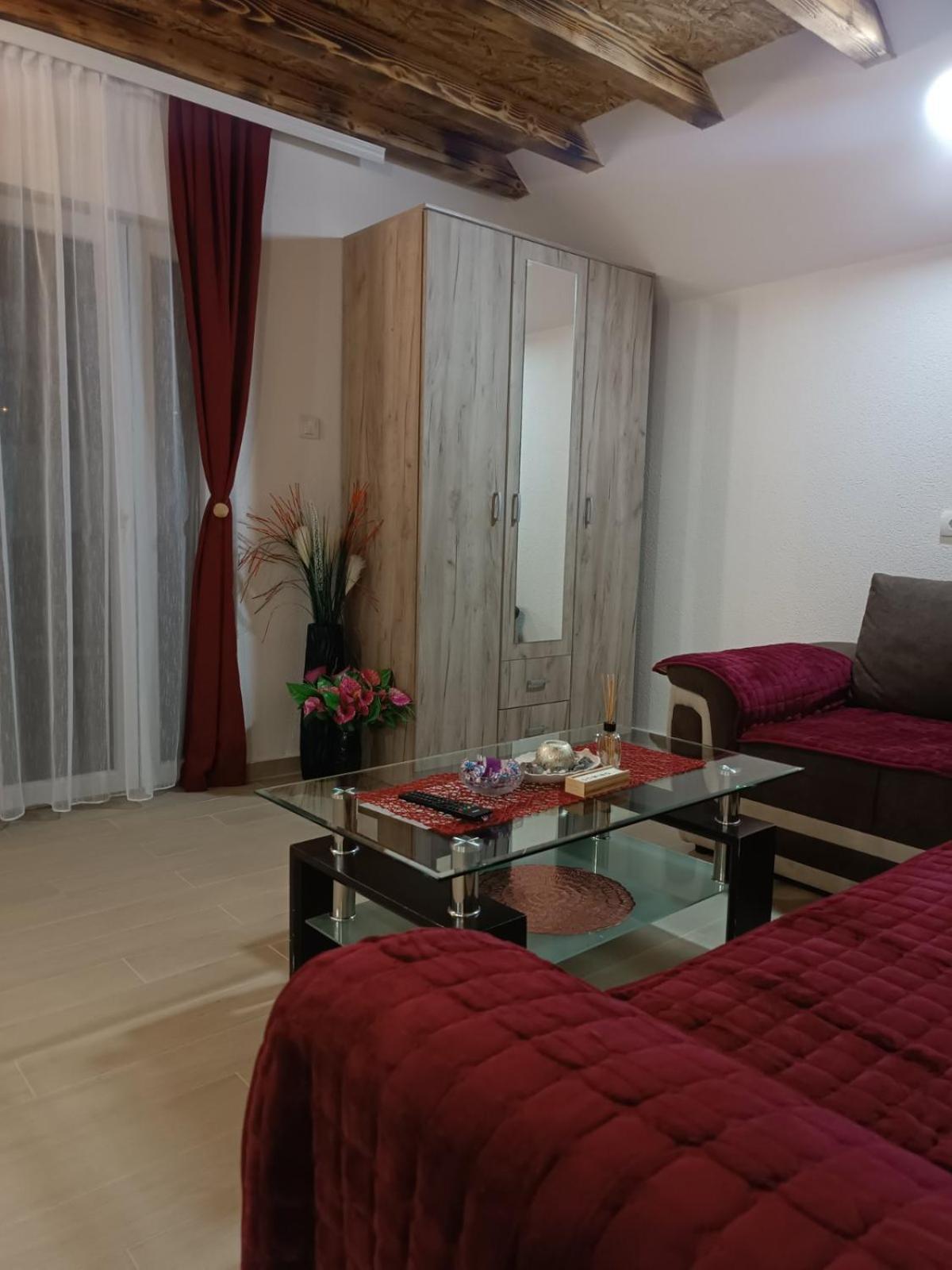 Apartmani Lena Plužine Ngoại thất bức ảnh