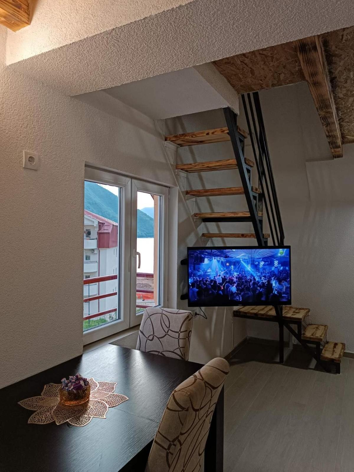 Apartmani Lena Plužine Ngoại thất bức ảnh