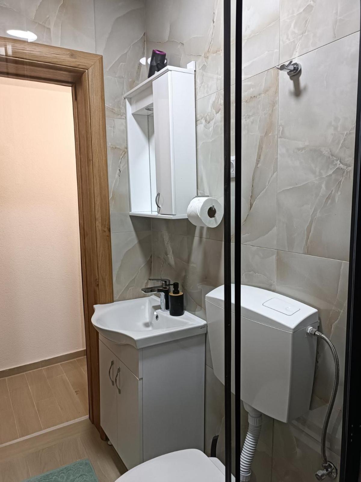 Apartmani Lena Plužine Ngoại thất bức ảnh