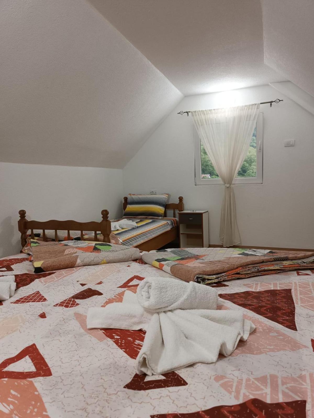 Apartmani Lena Plužine Ngoại thất bức ảnh